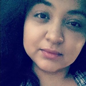 Meet your Posher, Roxana